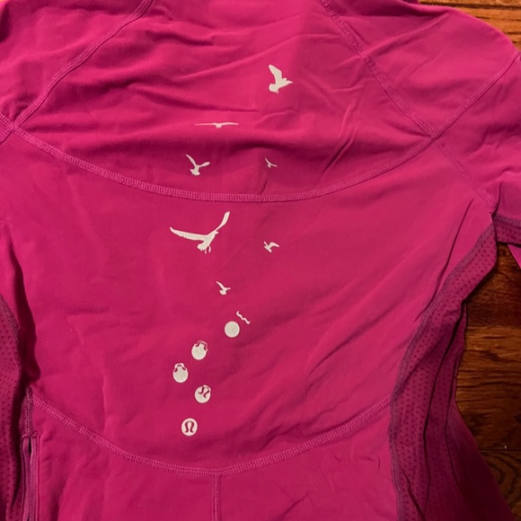 Sz 8 limited edition lululemon running 1/2 zip - Picture 5 of 5